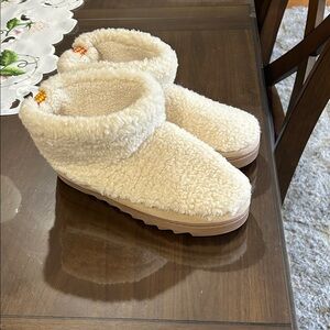 Dearfoams Women's Whitney Teddy Bootie UGG DOPE NWOT